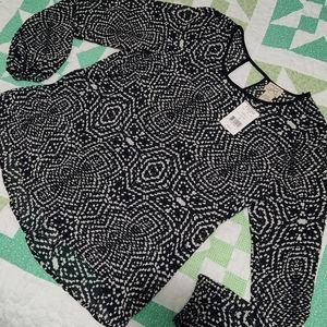 NWT- Eyelash Couture Size XL Semi-sheer, light peasant top w/ Elastic cuffs
